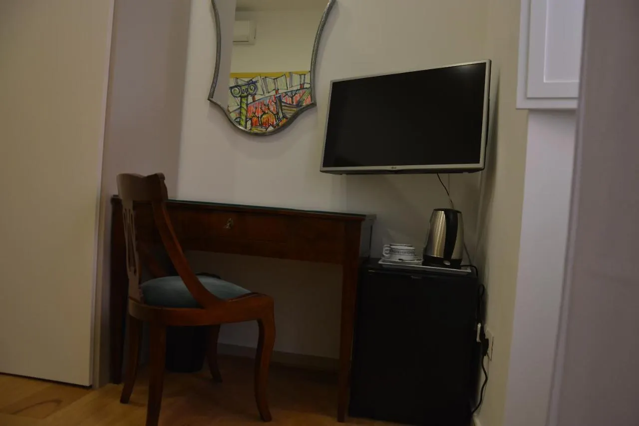 Dimora Megaride Bed & Breakfast Naples